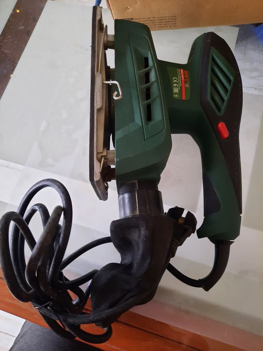 Шліфмашина, віброшліфувадьна машина. DWT