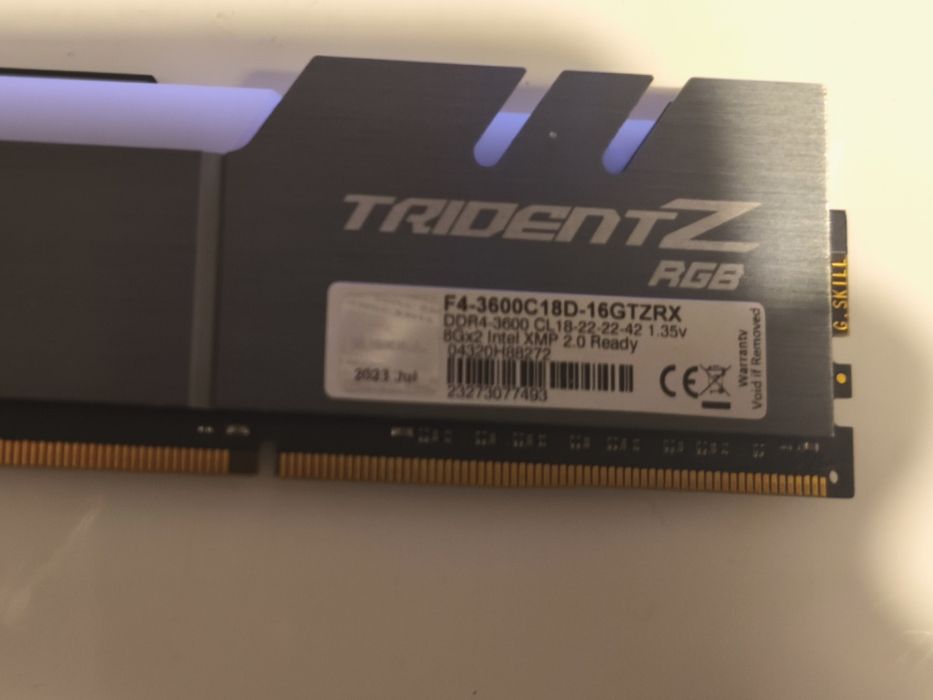 2 Memórias RAM  G Skill Kit 16Gb (2xd8GB) DDR4 3600 MHz. Trident Z RGV