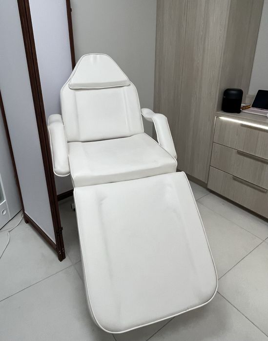 Fotel kosmetyczny Josiah hydrauliczny obrotowy