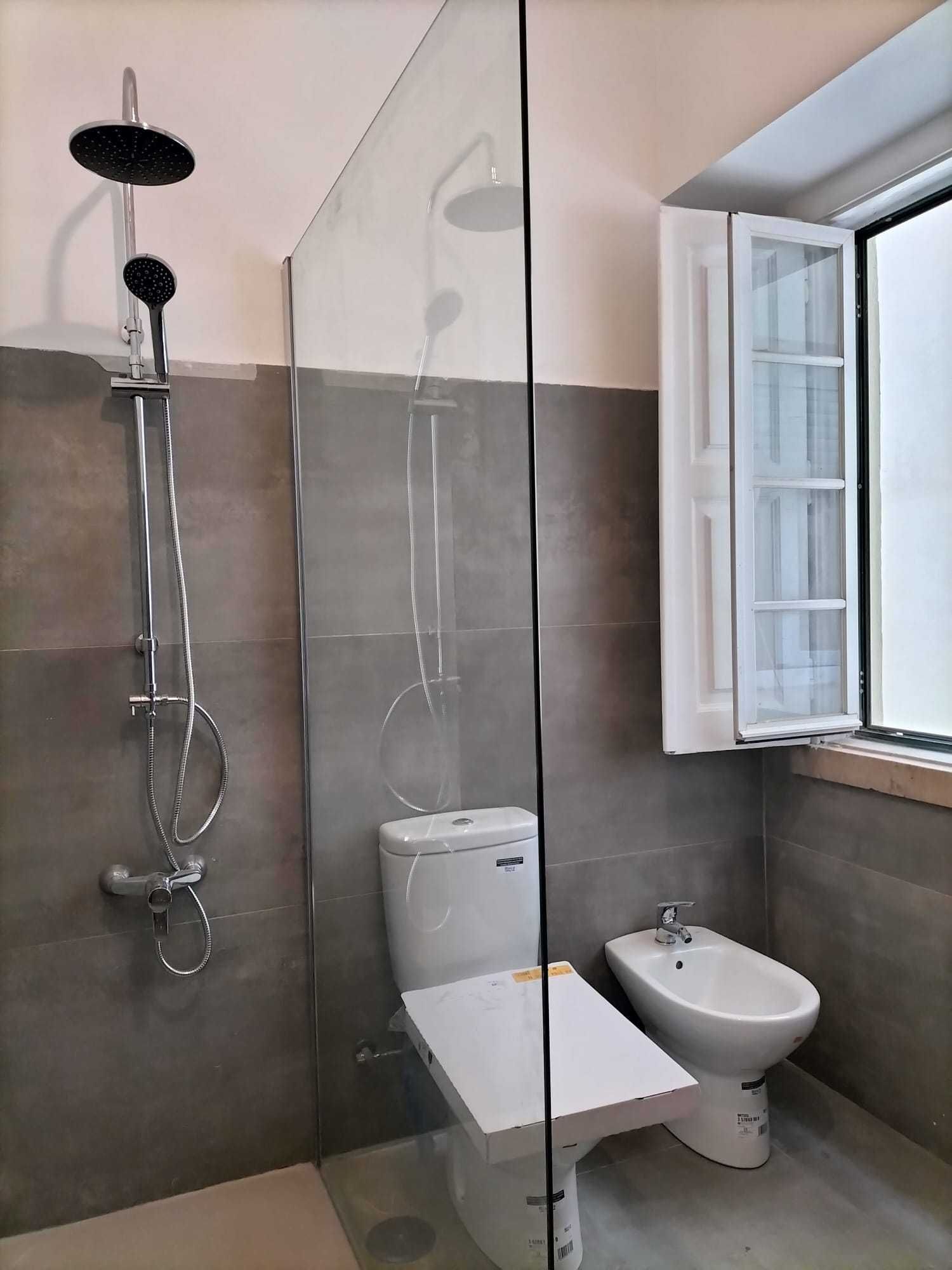 T3 transformado em t2 remodelado fantástico na Alameda (Arroios)