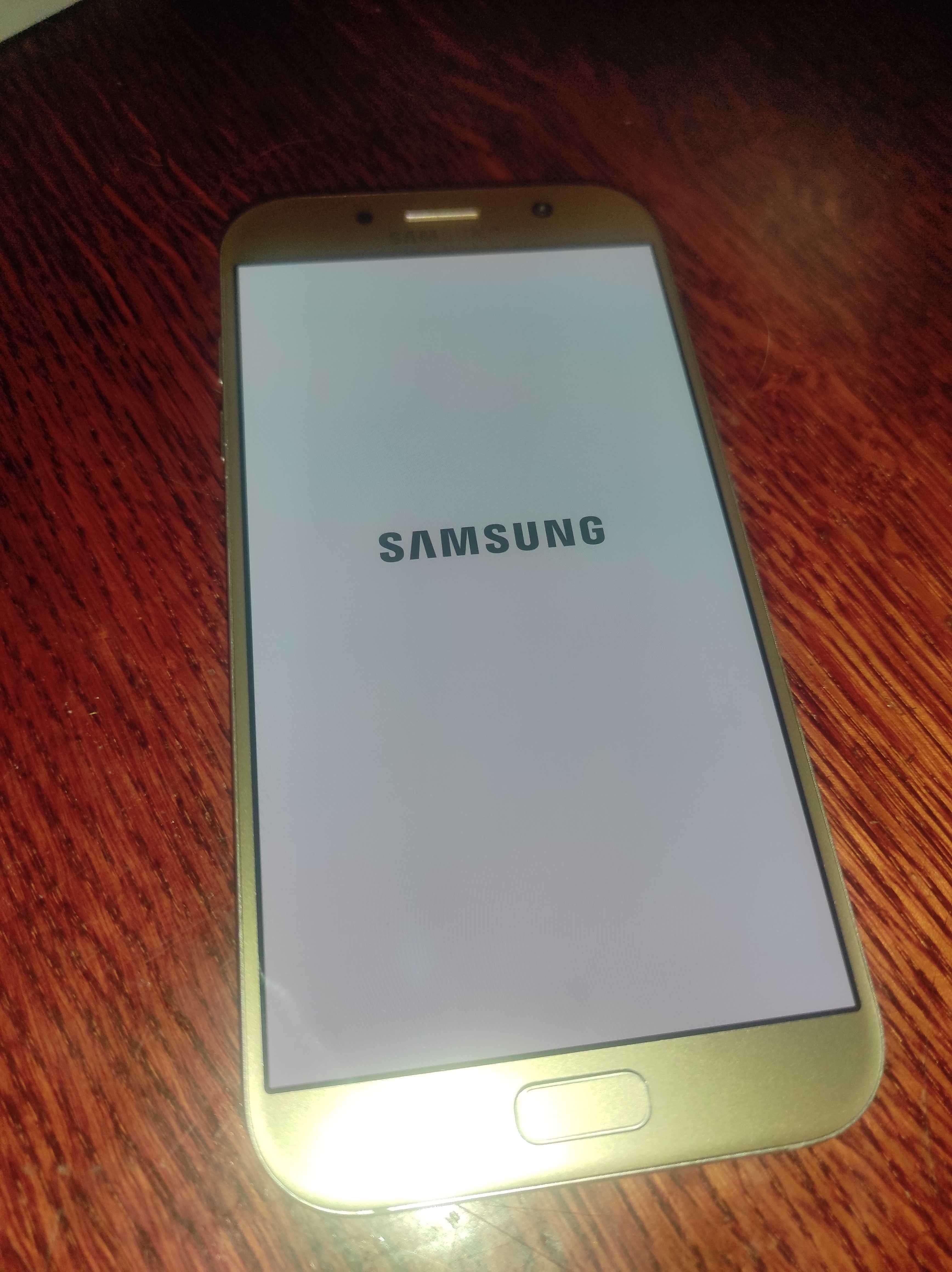 Samsung Galaxy A7 2017 3/32 ГБ