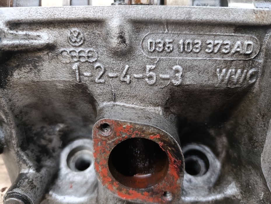 Гбц головка 2.2 Benzin Audi 100 Ауді 035103373AD