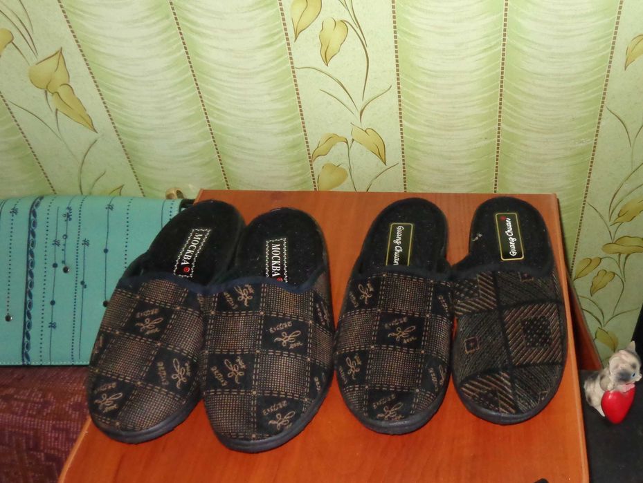 новые тапочки  шлёпанцы