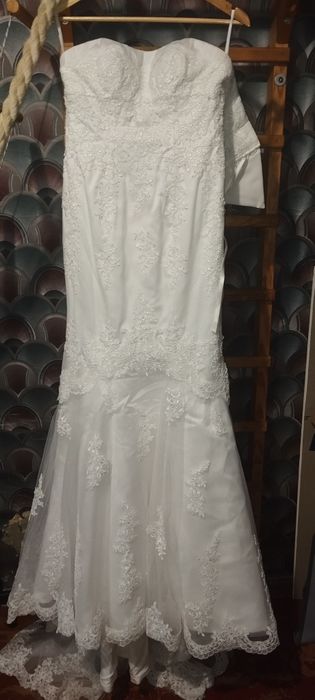 В свадебное платье