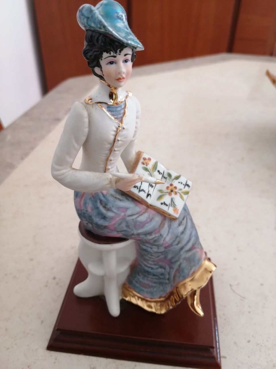 Boneca de Porcelana pintada à mão