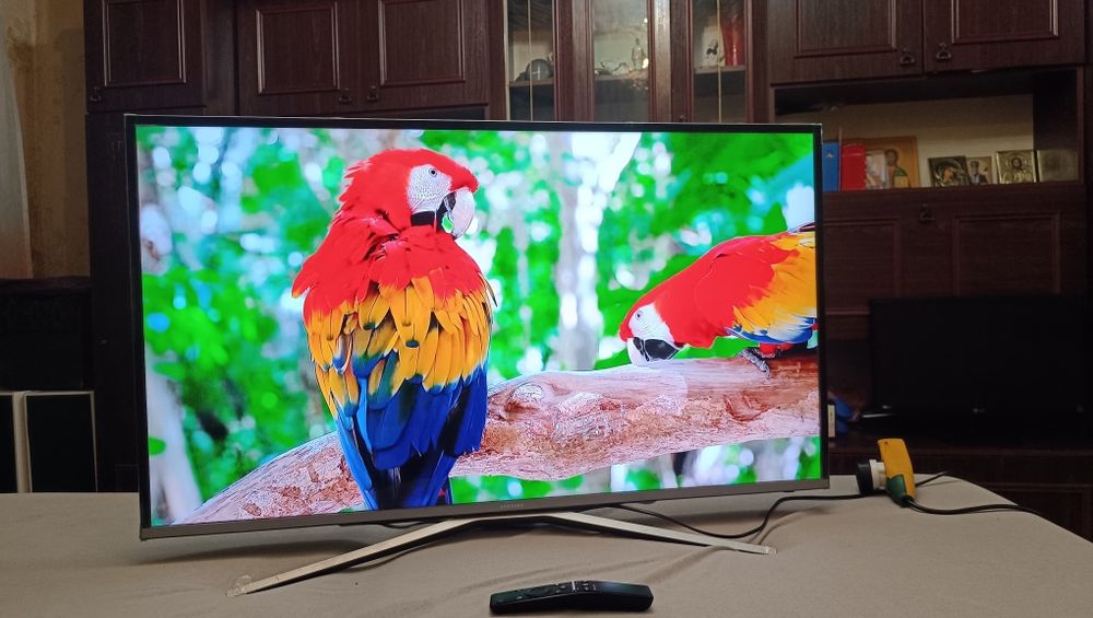 Телевізор Samsung UE40KU6400