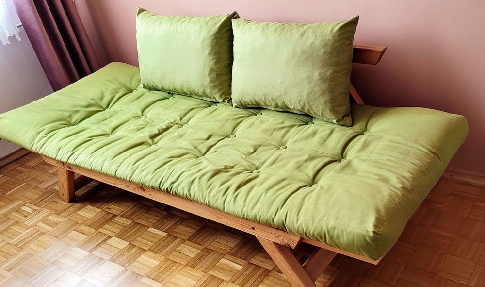 Sofa Bebop marki Karup, lite drewno sosnowe
