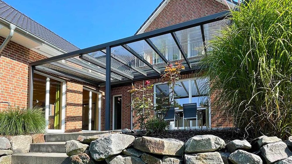 Przeszklone zadaszenie tarasu ogród letni