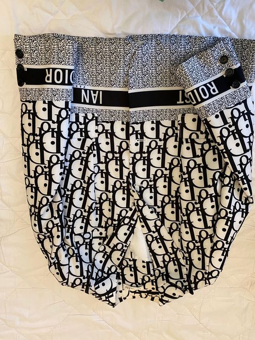 Одяг новый ,відмінна якість