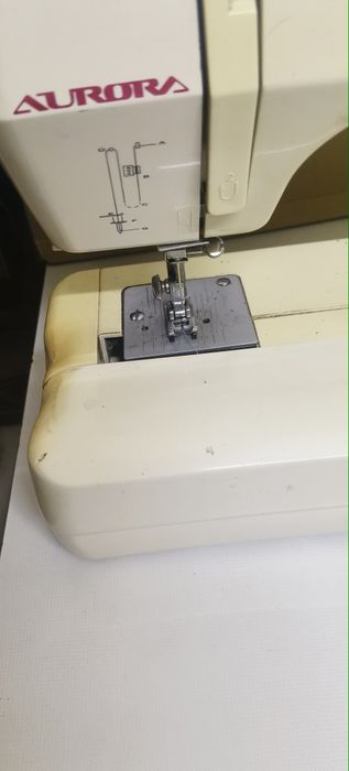 Продам швейну машину.