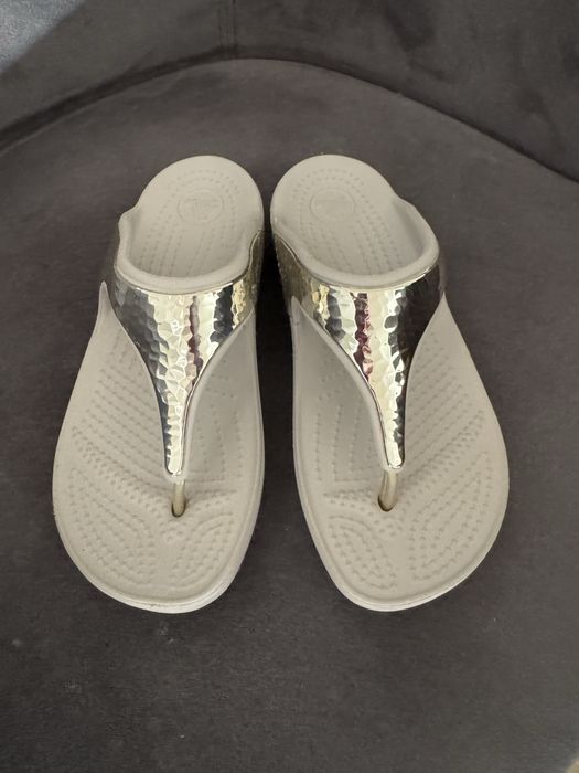 Klapki Crocks dla dziewczynki