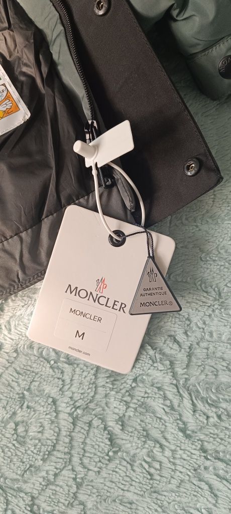 Kurtka markowa firmy MONCLER