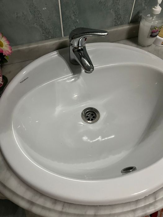 Móvel com Lavatório de WC