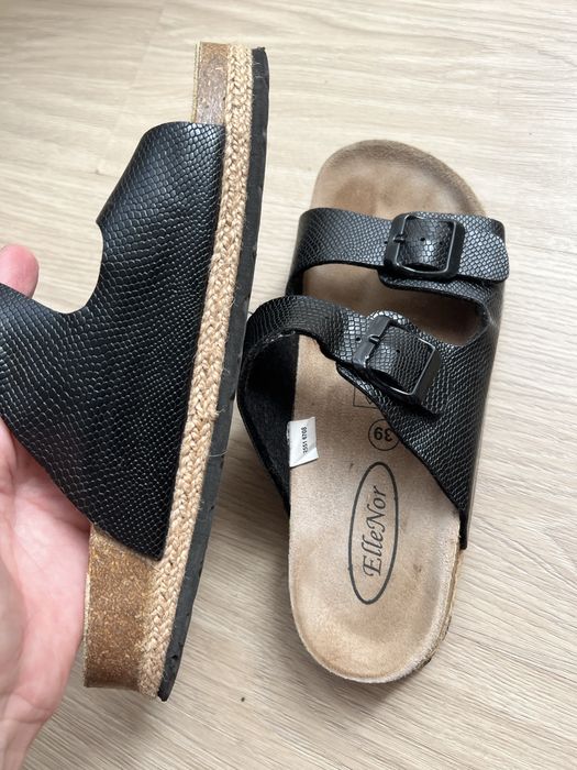 Шльопанці на корковій підошві