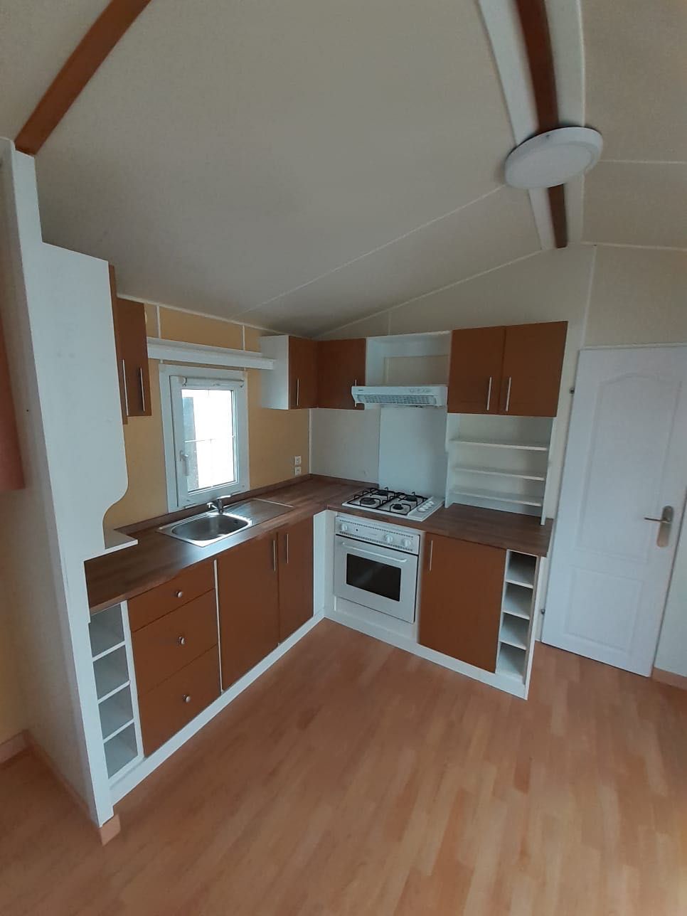 CASA MÓVEL PRÉ-FABRICADA WATIPI TEXAS 10X4 METROS EM EVORA.