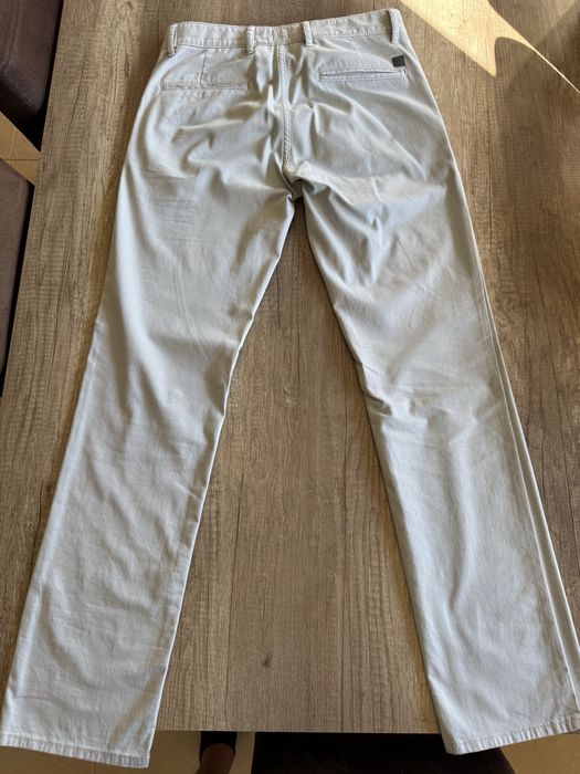 Calças Chino Hugo Boss tamanho 40