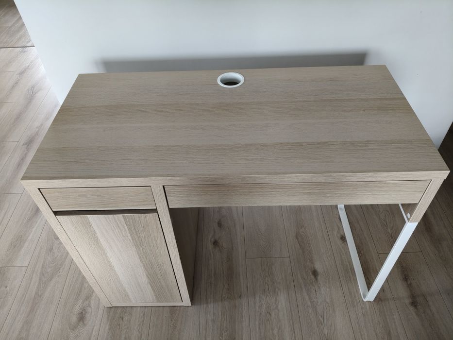 Biurko Ikea MICKE imitacja dębu ( jak nowe)