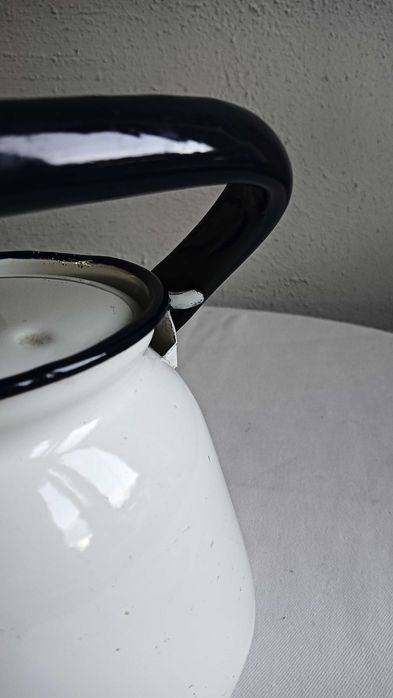 Stary sygnowany emaliowany czajnik - 1.5 L