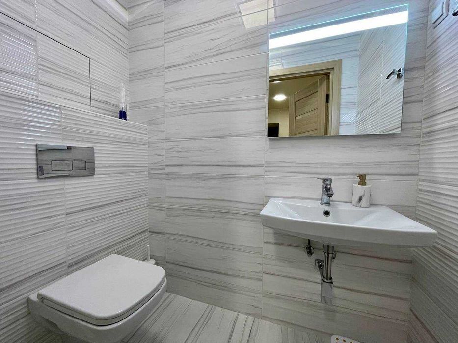 Продаж чудової дворівневої квартири! Виставка