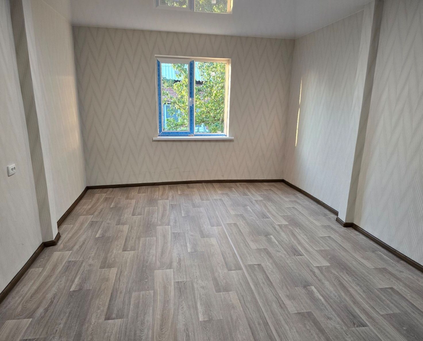 ЦЕНТР.Продам пол дома в центре .200 м.от реки. За сертификат.