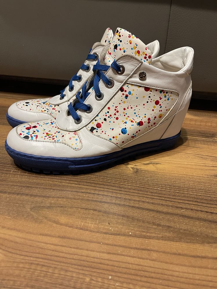 Buty kazar na koturnie