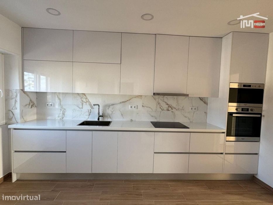 Moradia Renovada T3 Vista para Arrábida e Castelo de Palmela - Coz...