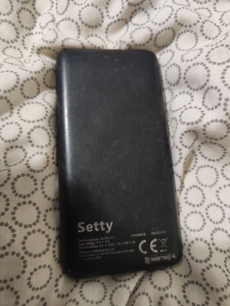 Powerbank pojemność 10000 mAh moc 15 W ładowanie micro USB C bateria
