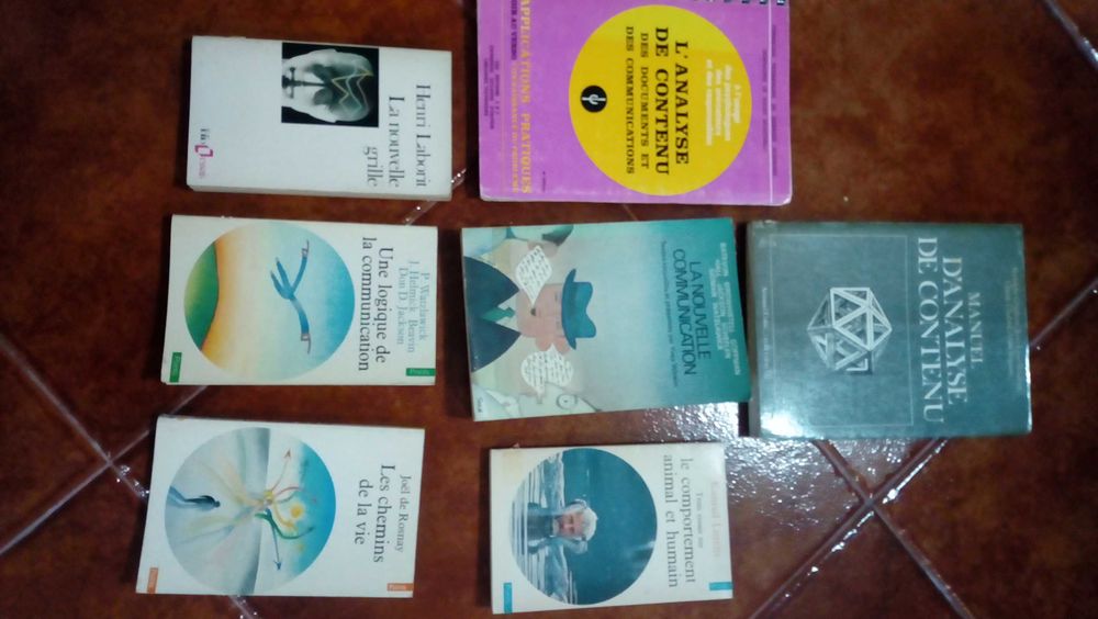 Livros de comunicação e comportamento em francês