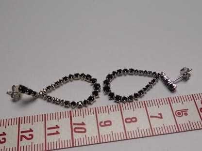 Srebrne wiszące kolczyki łezki czarne cyrkonie sztyfty