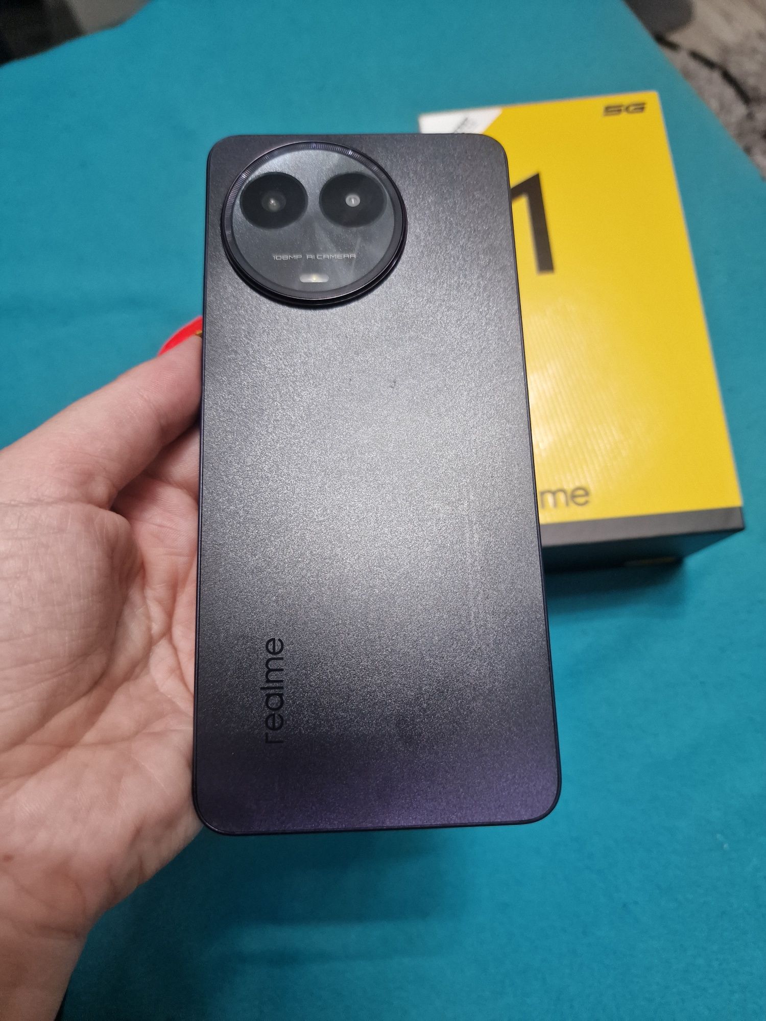 Realme 11 5G smartfon