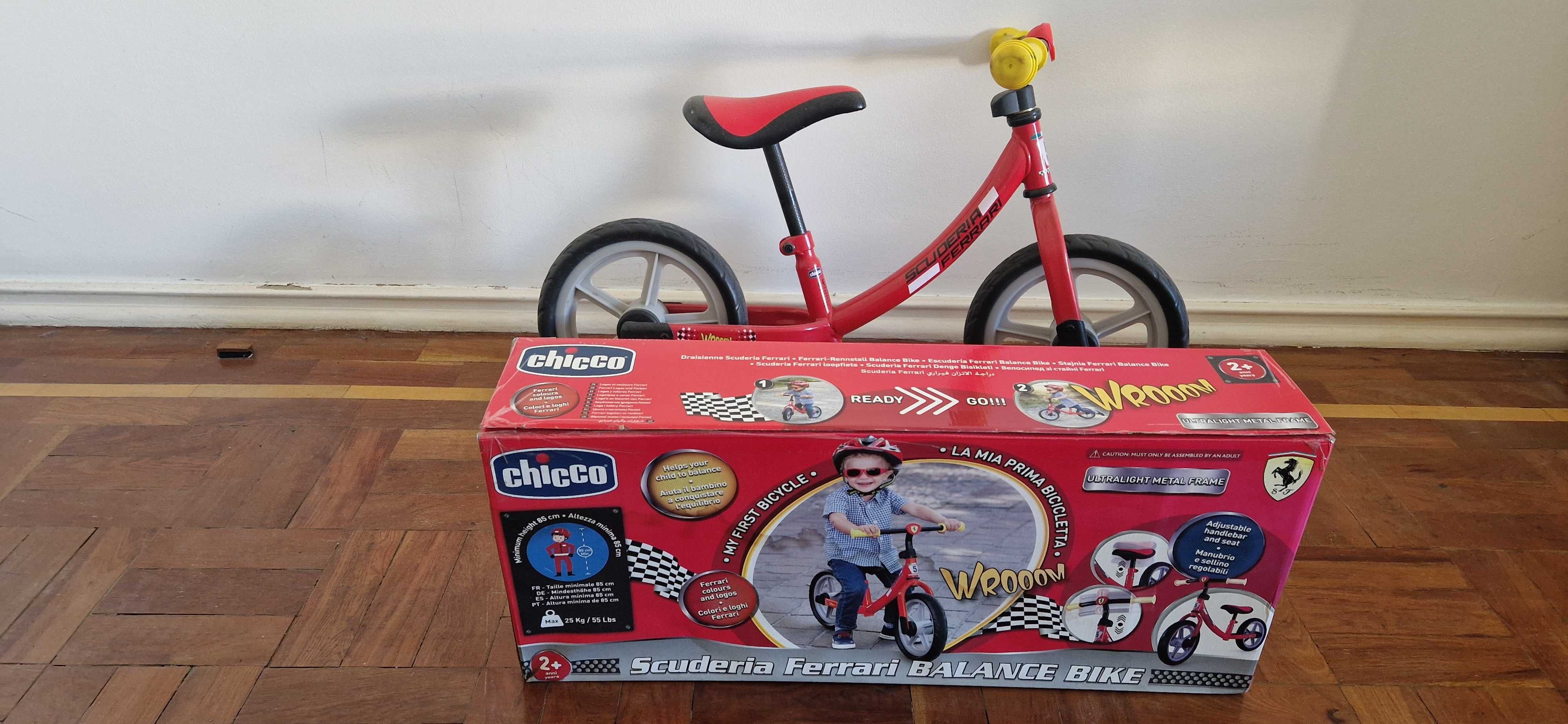 Bicicleta sem pedais Chicco Scuderia Ferrari