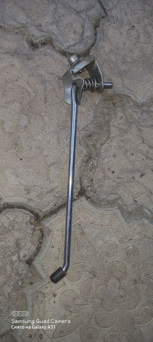 Подножка и много прочих запчастей для велотранспорта