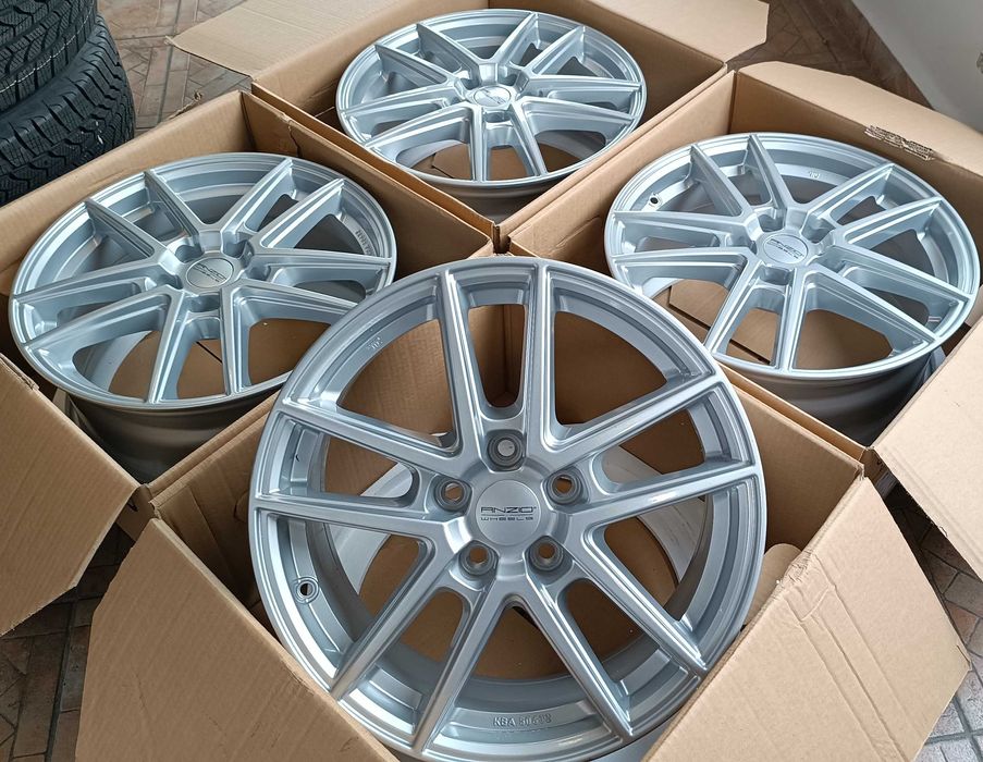 4× Felga alu Anzio Split 7.5" x 17" 5x112 ET 52 / 560