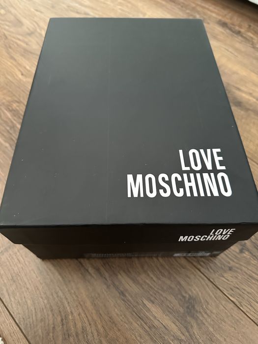 Sapatilhas “Love Moschino”