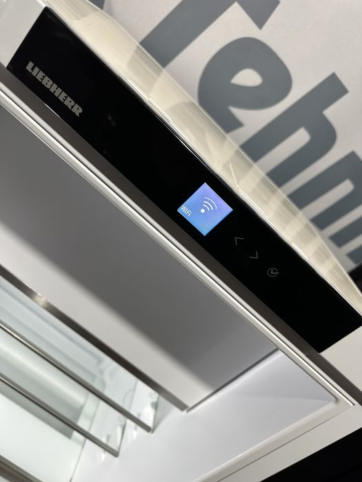 Холодильник під забудову Liebherr