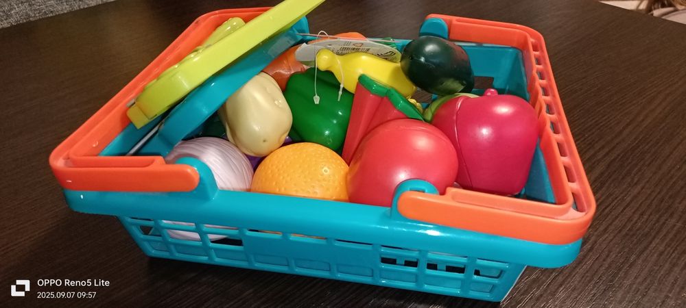 Овочі та фрукти на липучках battat