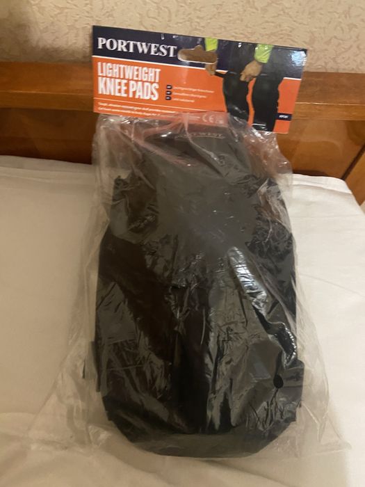 Наколінники нові