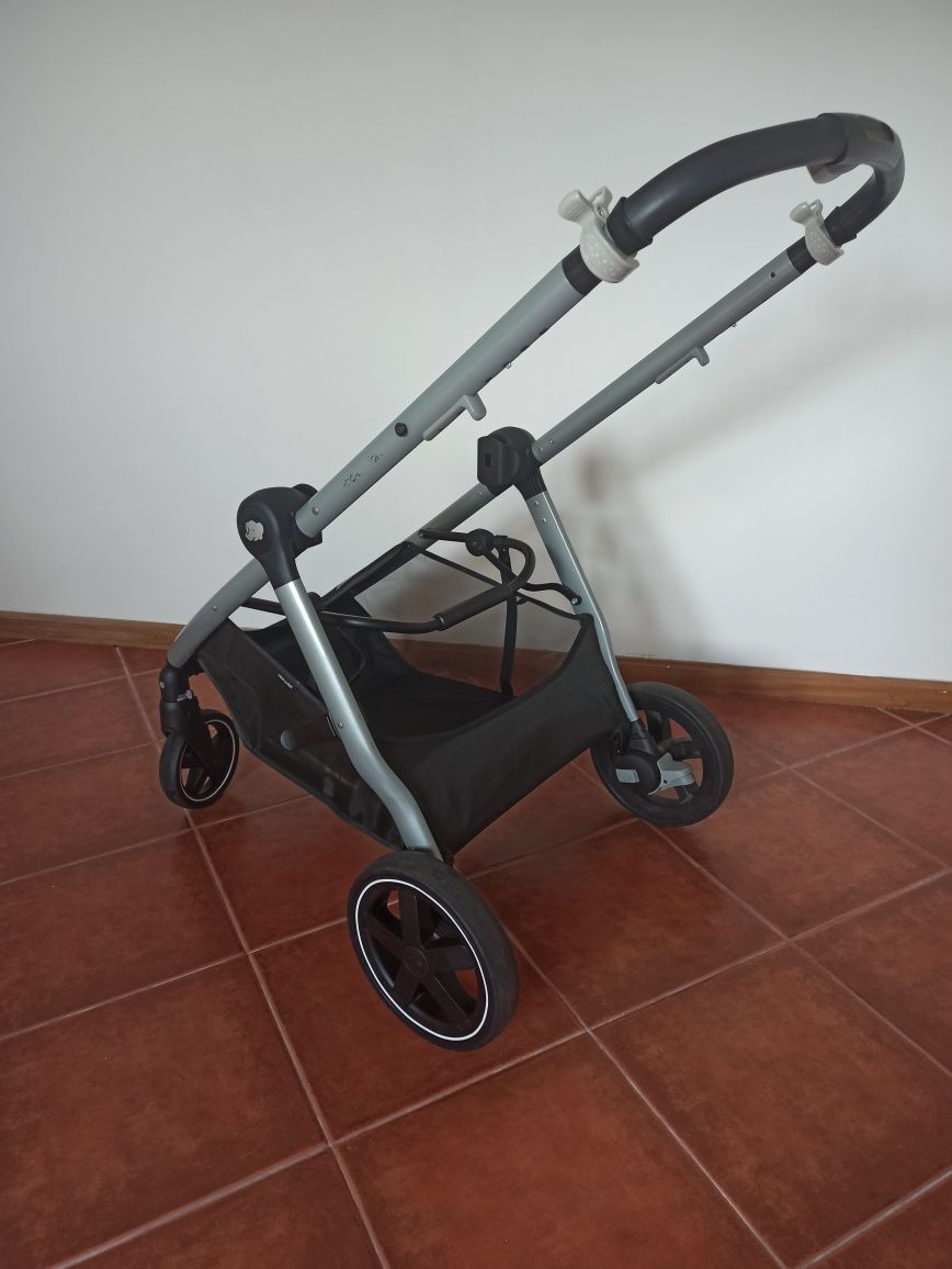 Carrinho Bebe Confort Zelia 2 + isofix