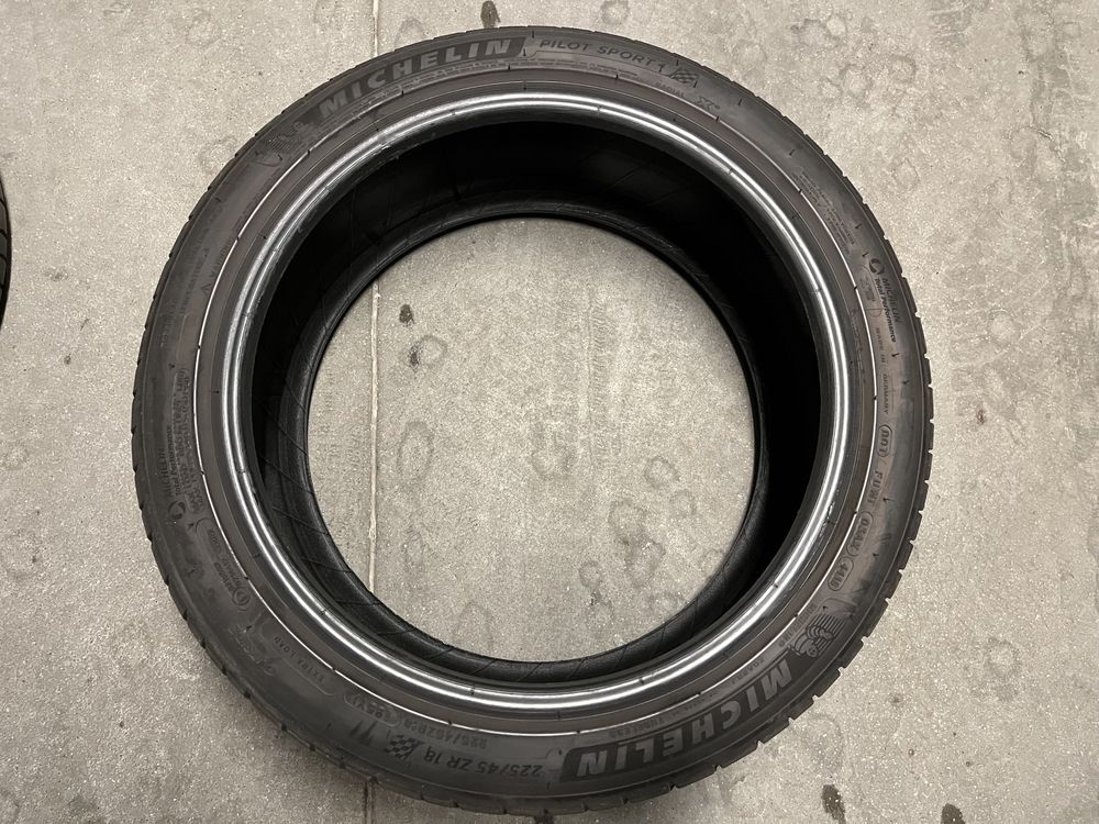 Michelin Pilot Sport 4 225/45ZR18