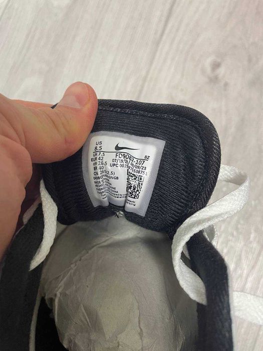 Продаю кросівки Nike AirMax 1 розмір 42(26.5см)