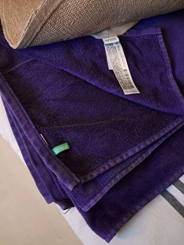 KIT DE PRAIA - Toalha Benetton e chapéu  Zara Home