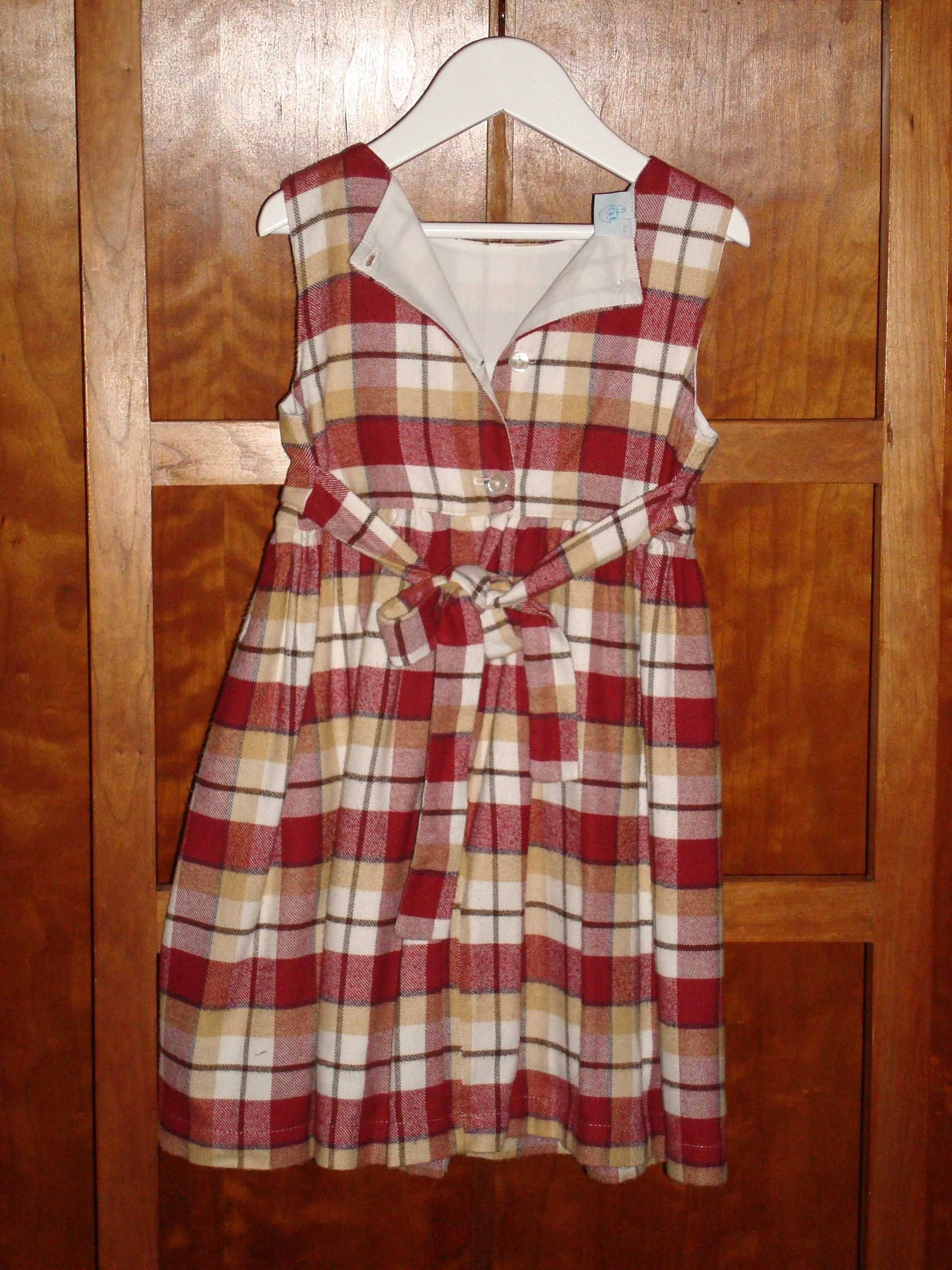 Vestido xadrez qualidade - 6/7 anos