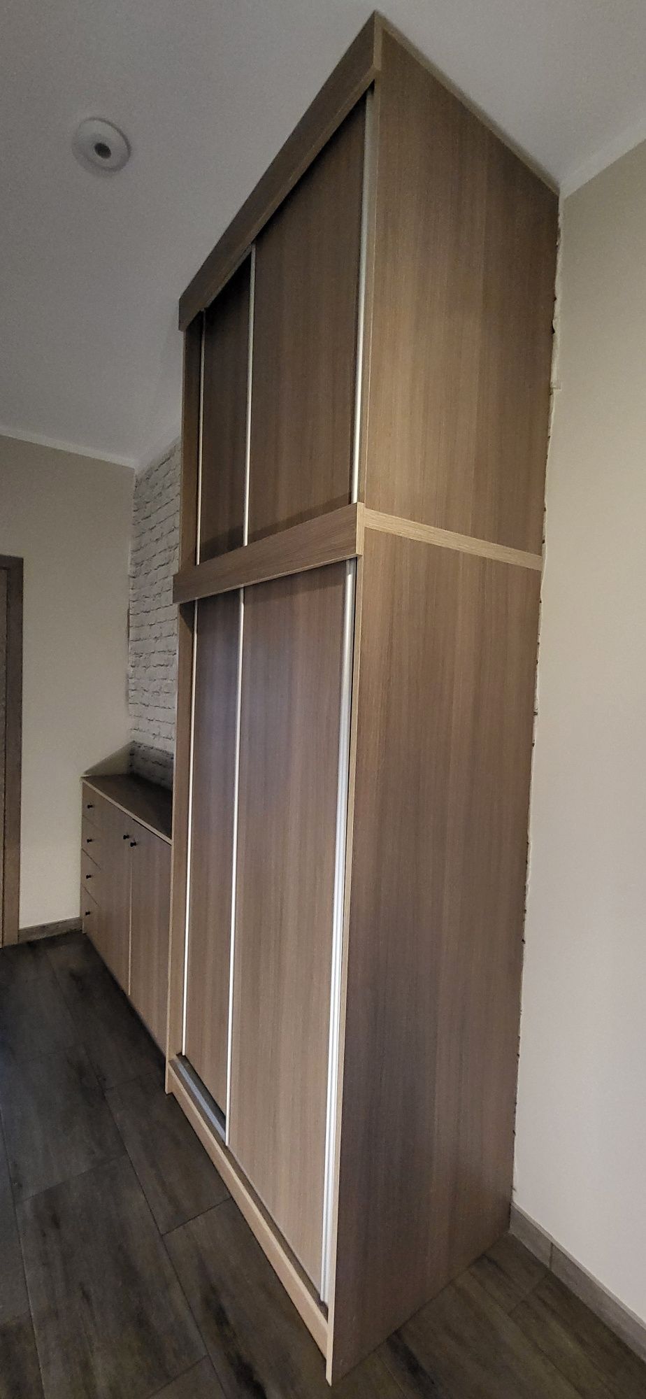 Zestaw mebli do korytarza