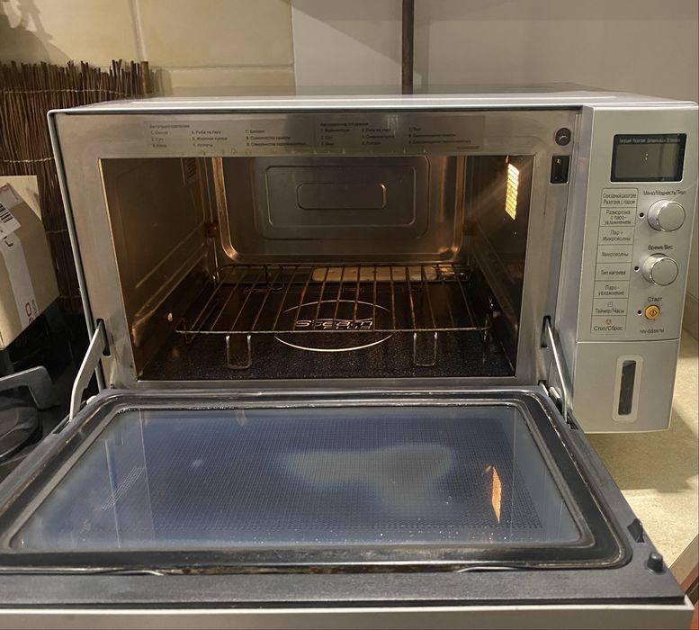 Микроволновка в очень хорошем состоянии.
