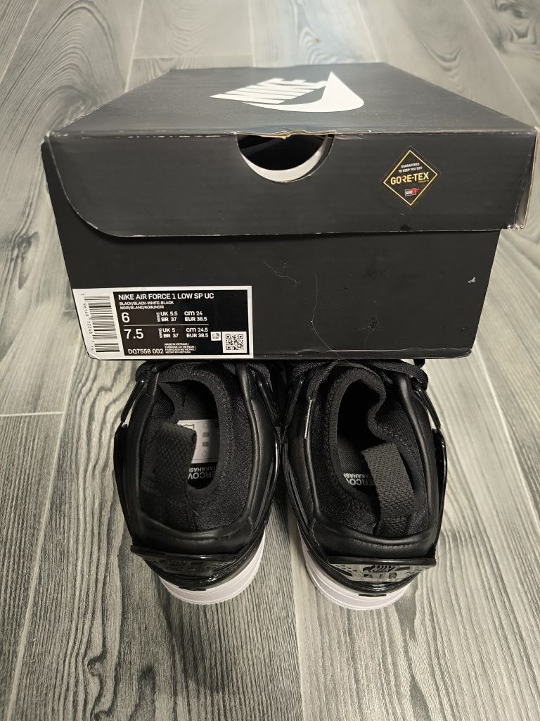 Снікерси Nike Air Force
Снікерcи Air Force 1 Low Sp Uc GORE-TEX