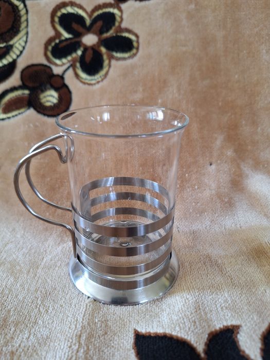 Продаю новый набор стаканов с подстоканниками