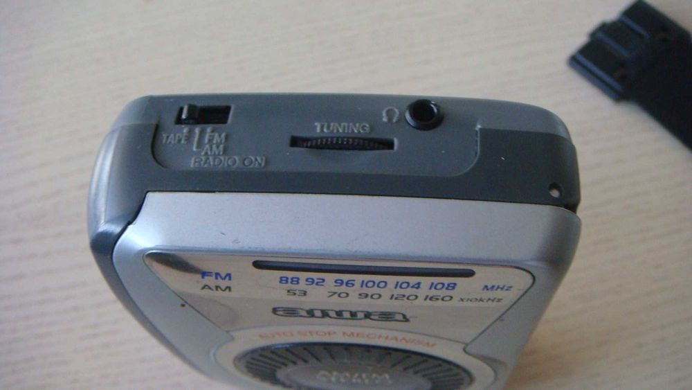 Кассетный плеер AIWA HS-TA166 FM AM Radio