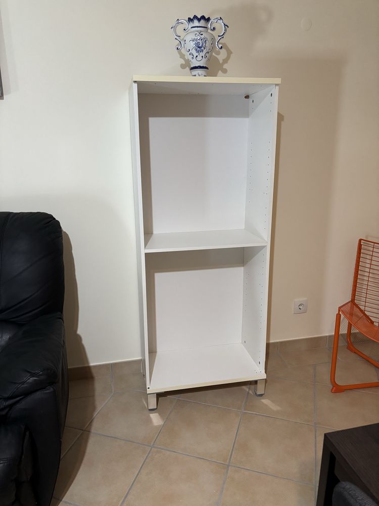 Estantes 10 euros cada