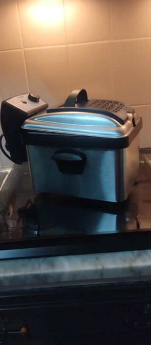 Fritadeira elétrica marca Philips com capacidade para 3 L