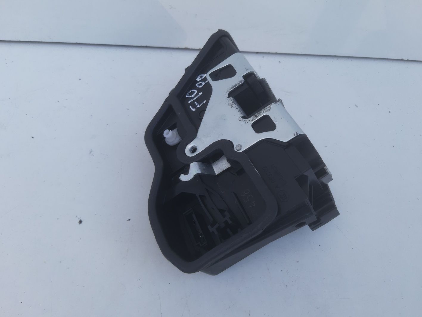 BMW F10 F11 zamek drzwi przód prawy 4 piny